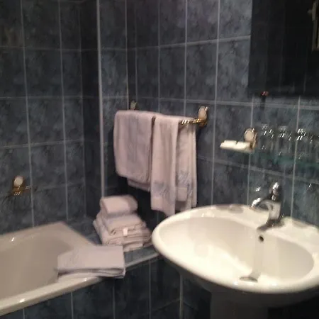 Little Palace Hotel 2*