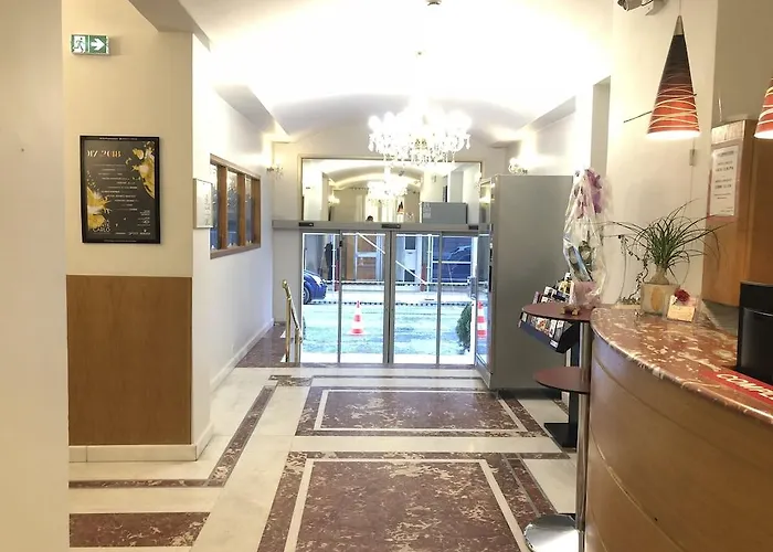 Little Palace نيس