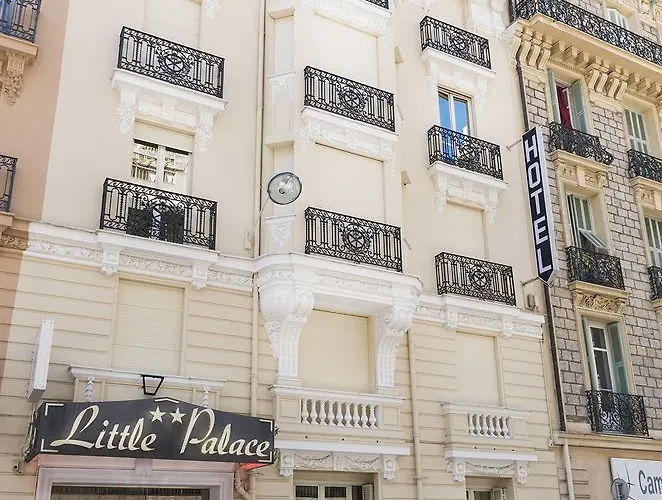 فندق Little Palace 2*