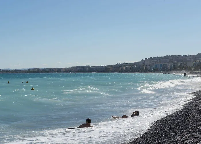 فندق Little Palace 2*