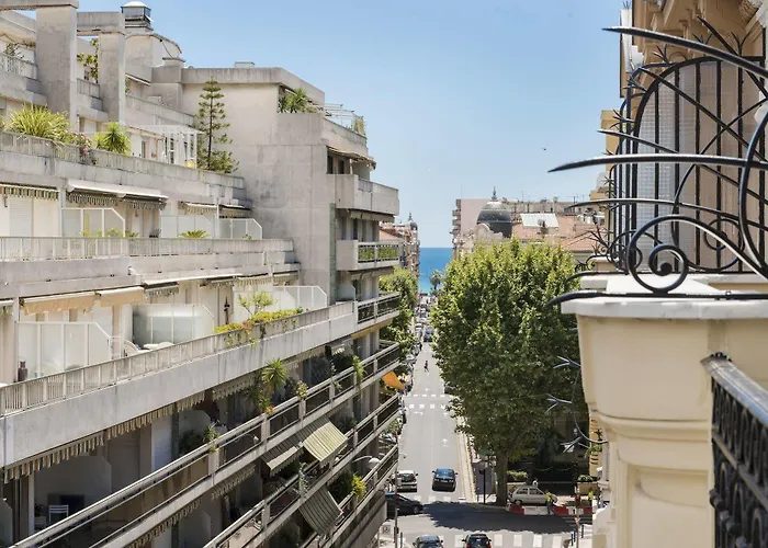 Little Palace نيس