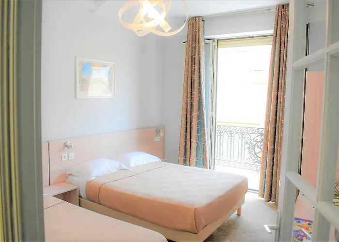 فندق Little Palace