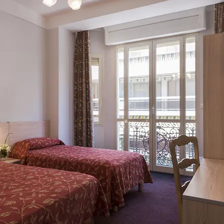 Little Palace Hotell 2*